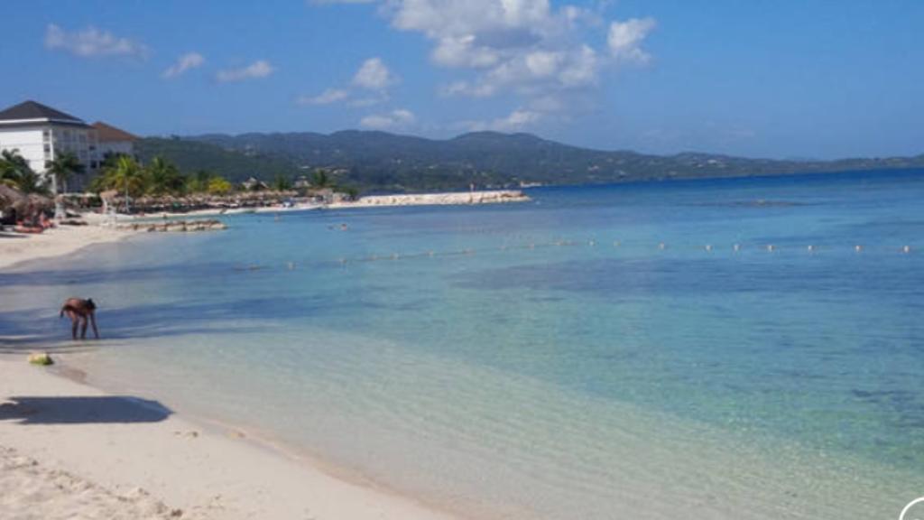 Apartamento Beryls At Seawind On The Bay , Montego Bay , Jamaica Exterior foto