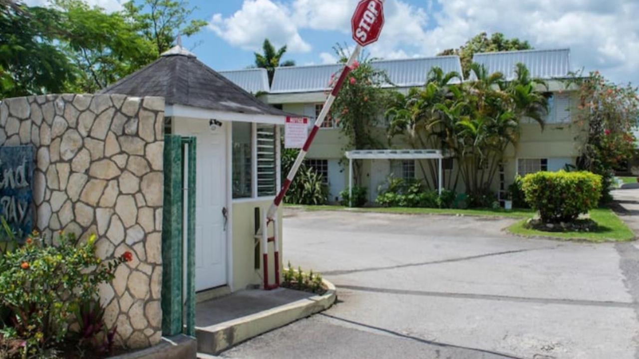 Apartamento Beryls At Seawind On The Bay , Montego Bay , Jamaica Exterior foto